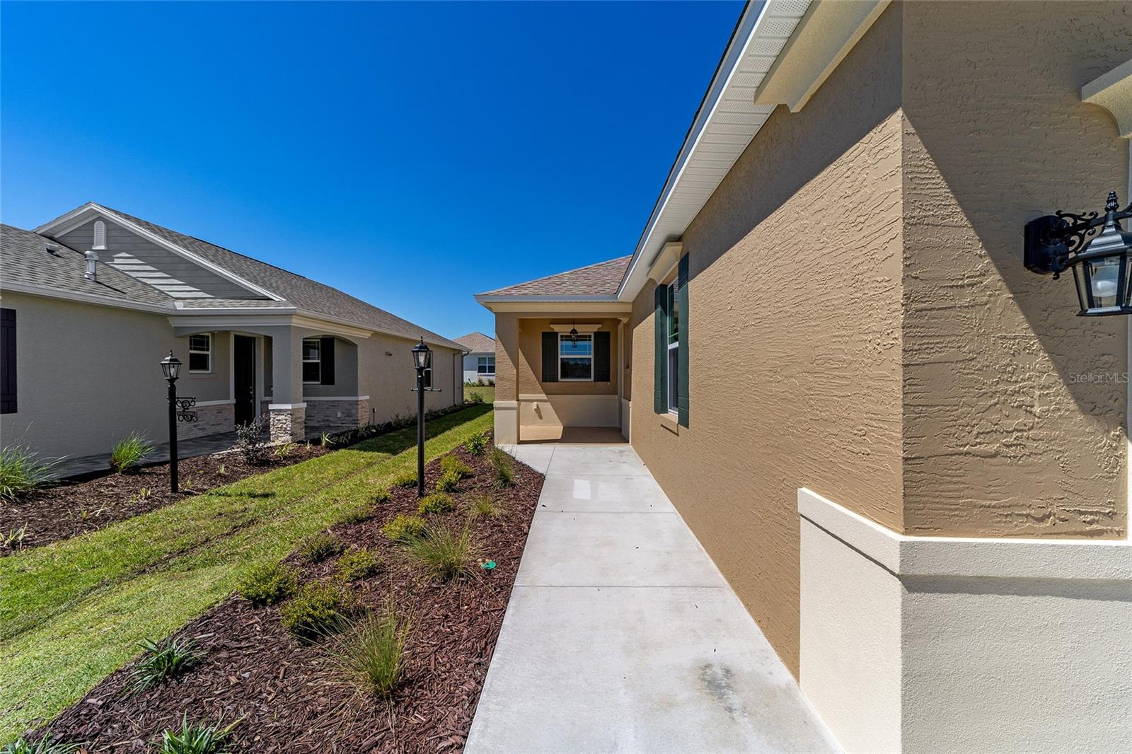 Image 7 of 39 For 7260 89th Avenue