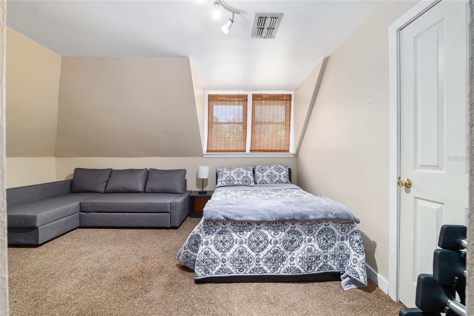 Image 24 of 45 For 721 5th Street