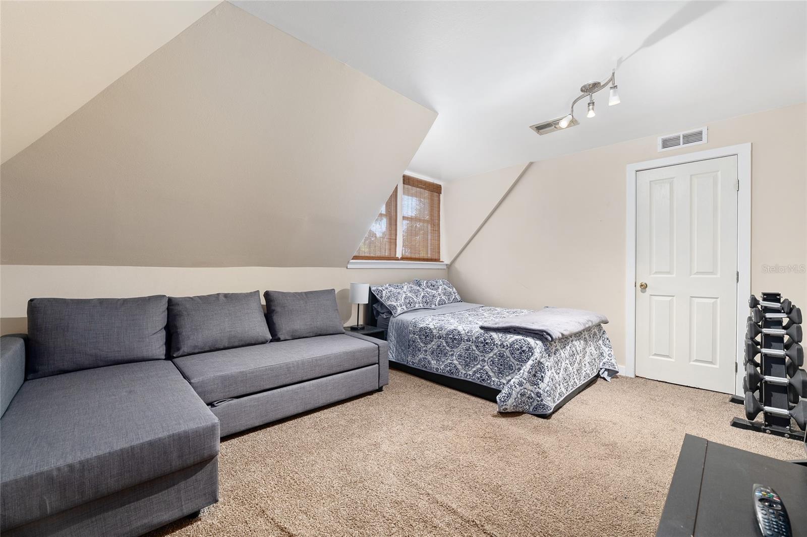 Image 26 of 45 For 721 5th Street