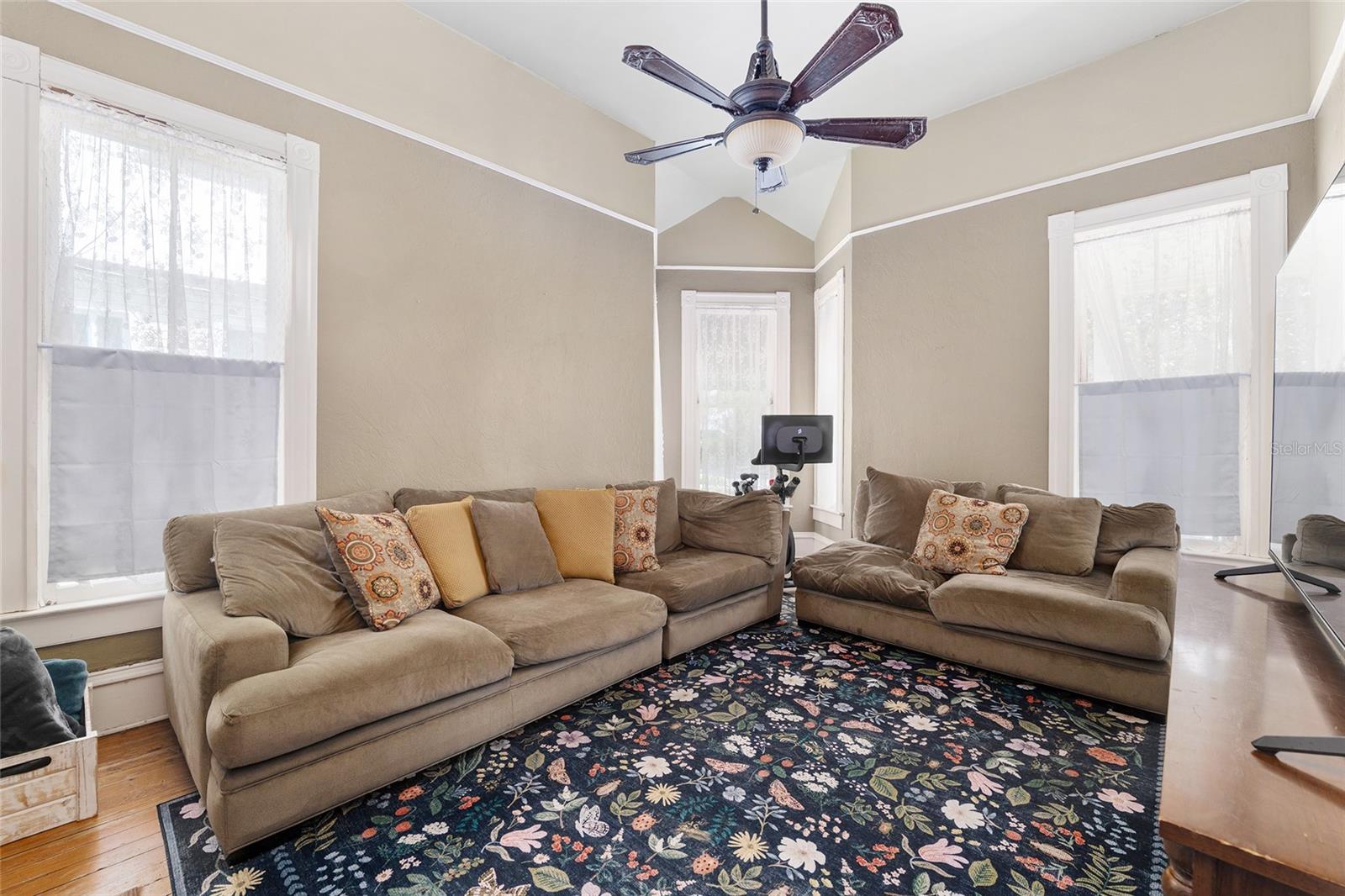 Image 8 of 45 For 721 5th Street