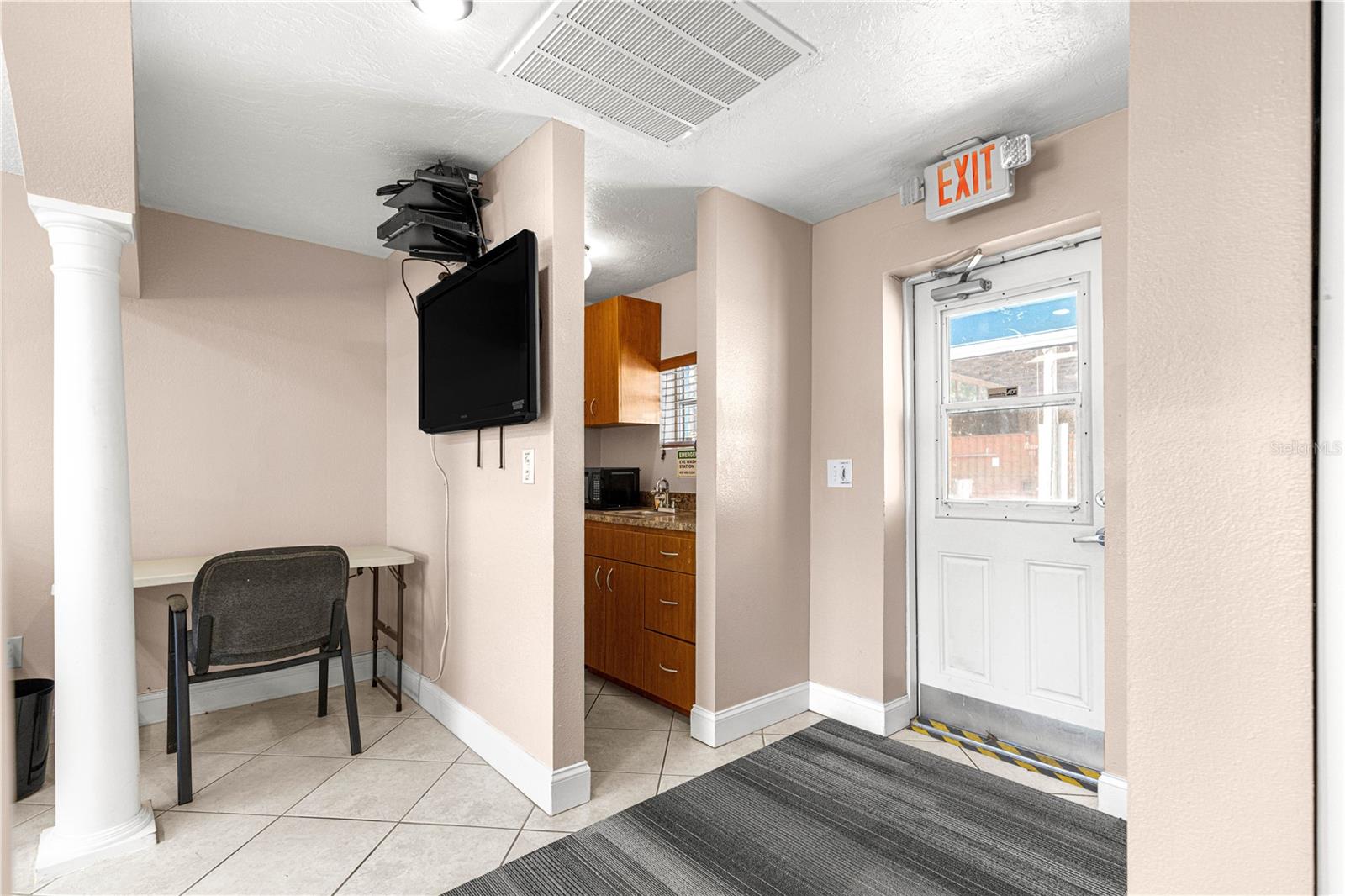 Image 17 of 37 For 816 30th Avenue