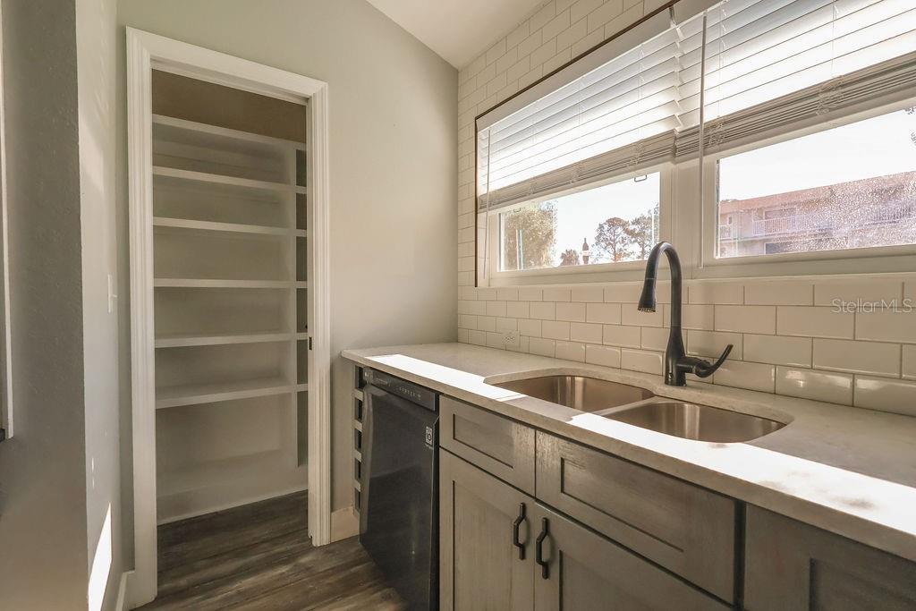 Image 12 of 36 For 11001 Sunset Harbor Road F45