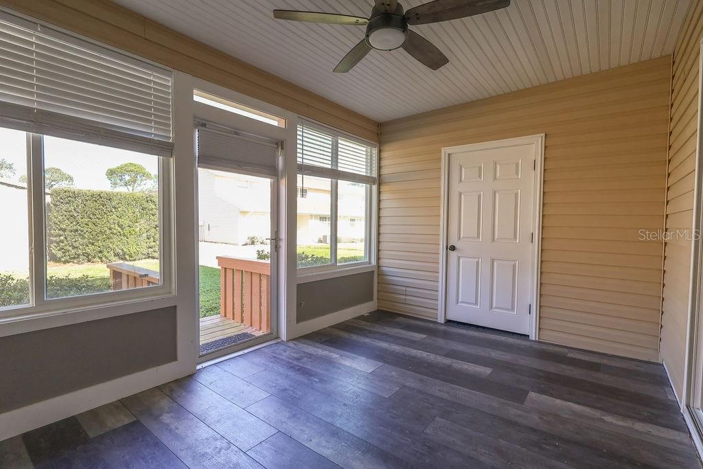 Image 17 of 36 For 11001 Sunset Harbor Road F45