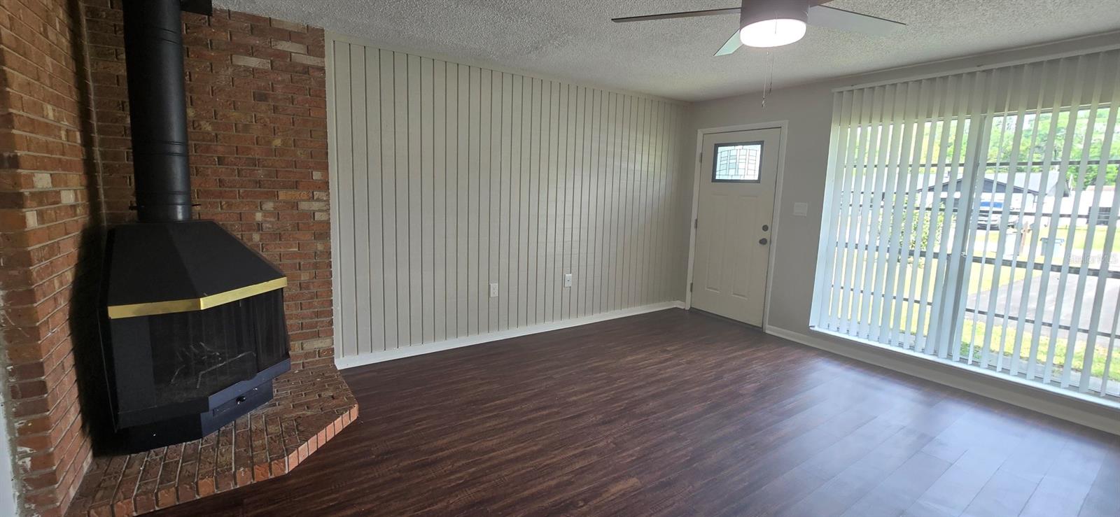 Image 6 of 15 For 4050 22nd Avenue A