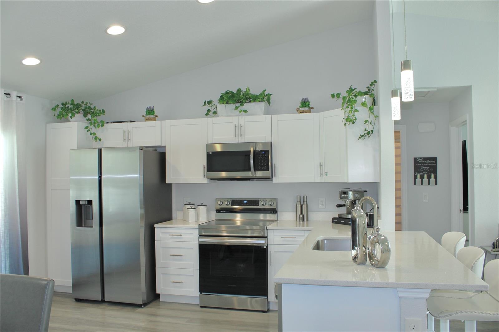 Image 2 of 11 For 13789 102nd Place