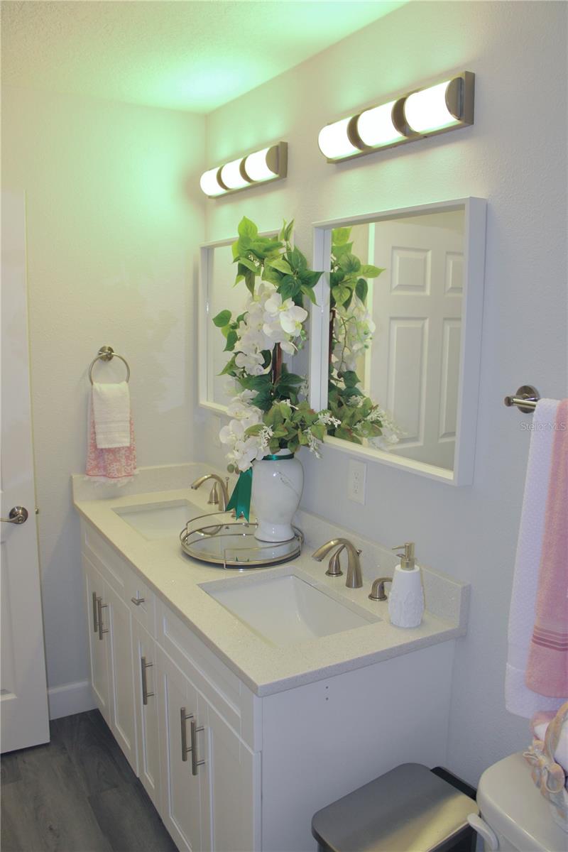 Image 8 of 11 For 13789 102nd Place