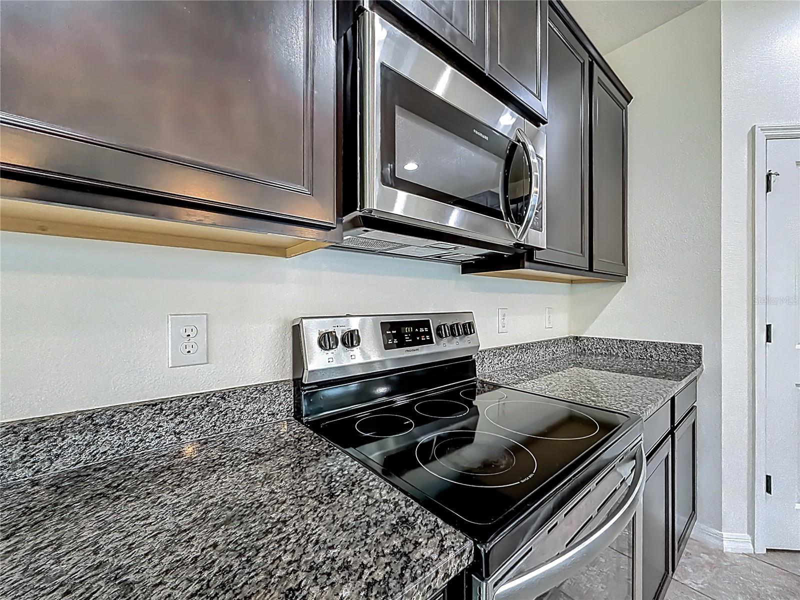 Image 14 of 67 For 5718 50th Court