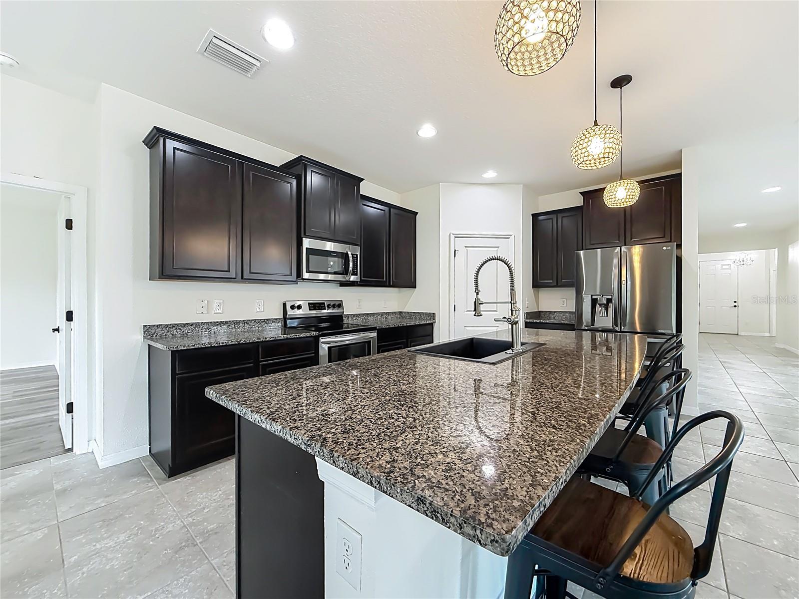 Image 15 of 67 For 5718 50th Court