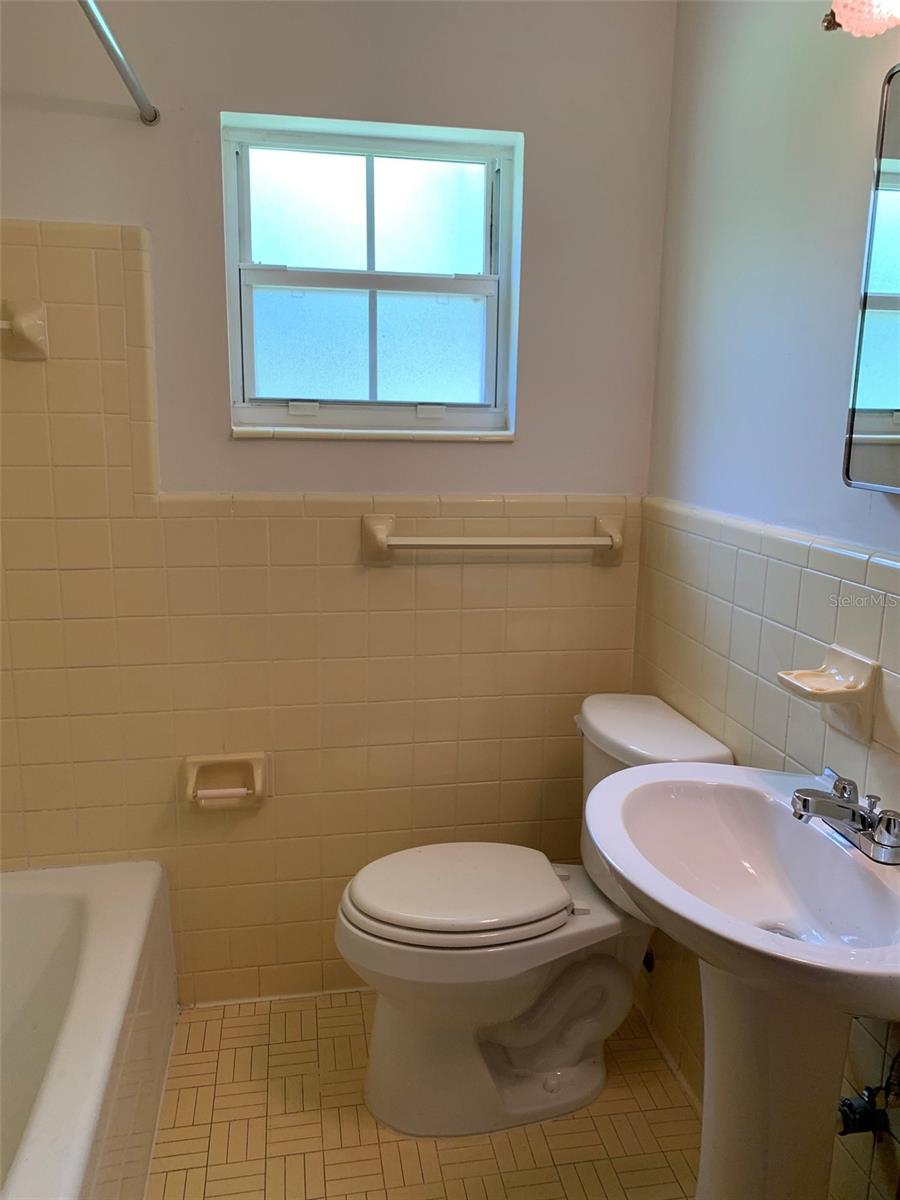 Image 17 of 23 For 1106 17th Terrace