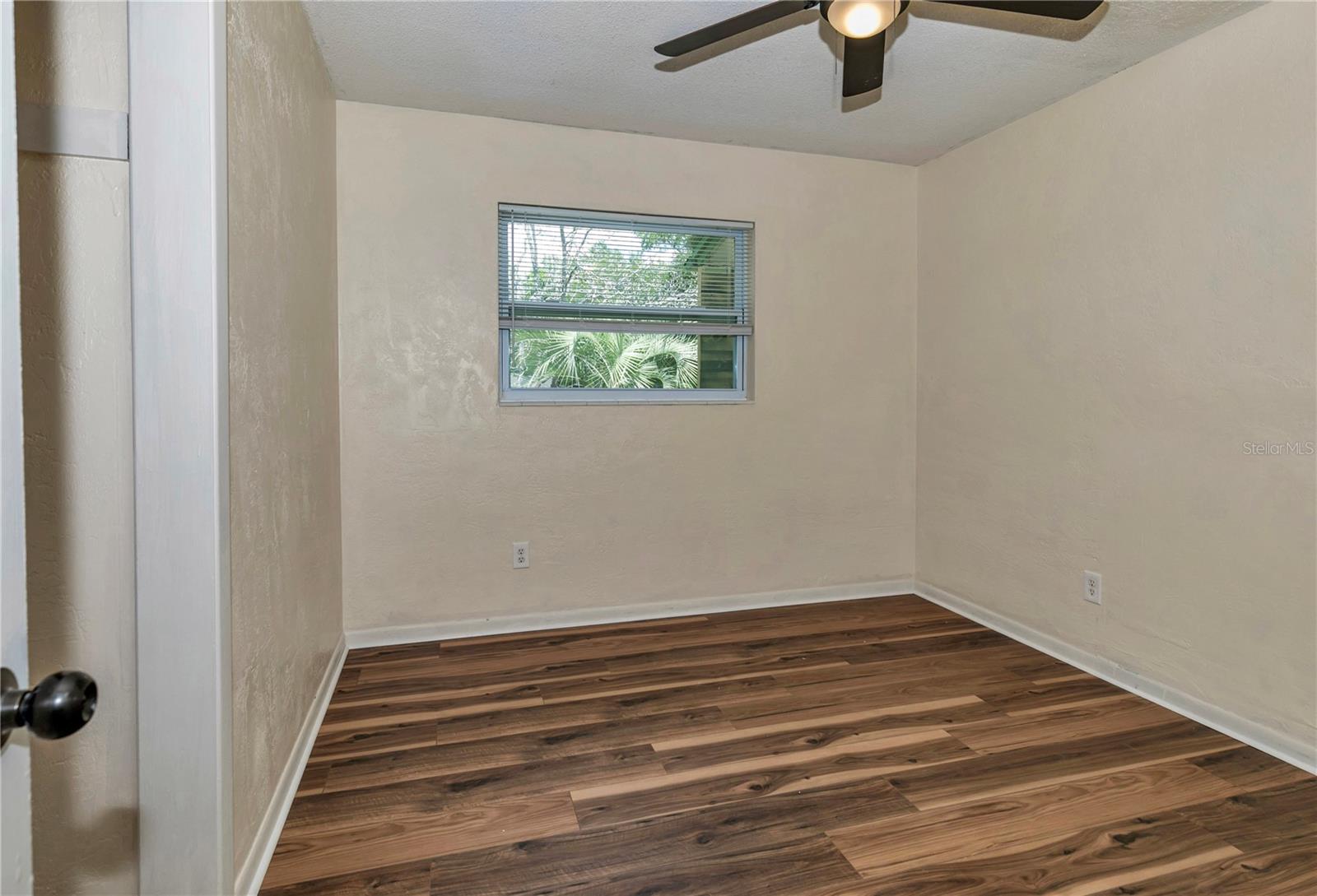 Image 27 of 44 For 5410 5th Street