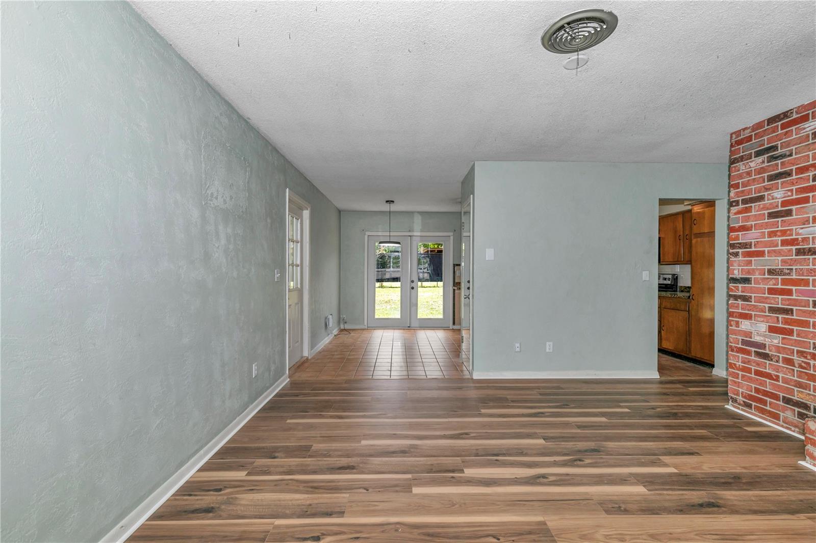 Image 5 of 44 For 5410 5th Street