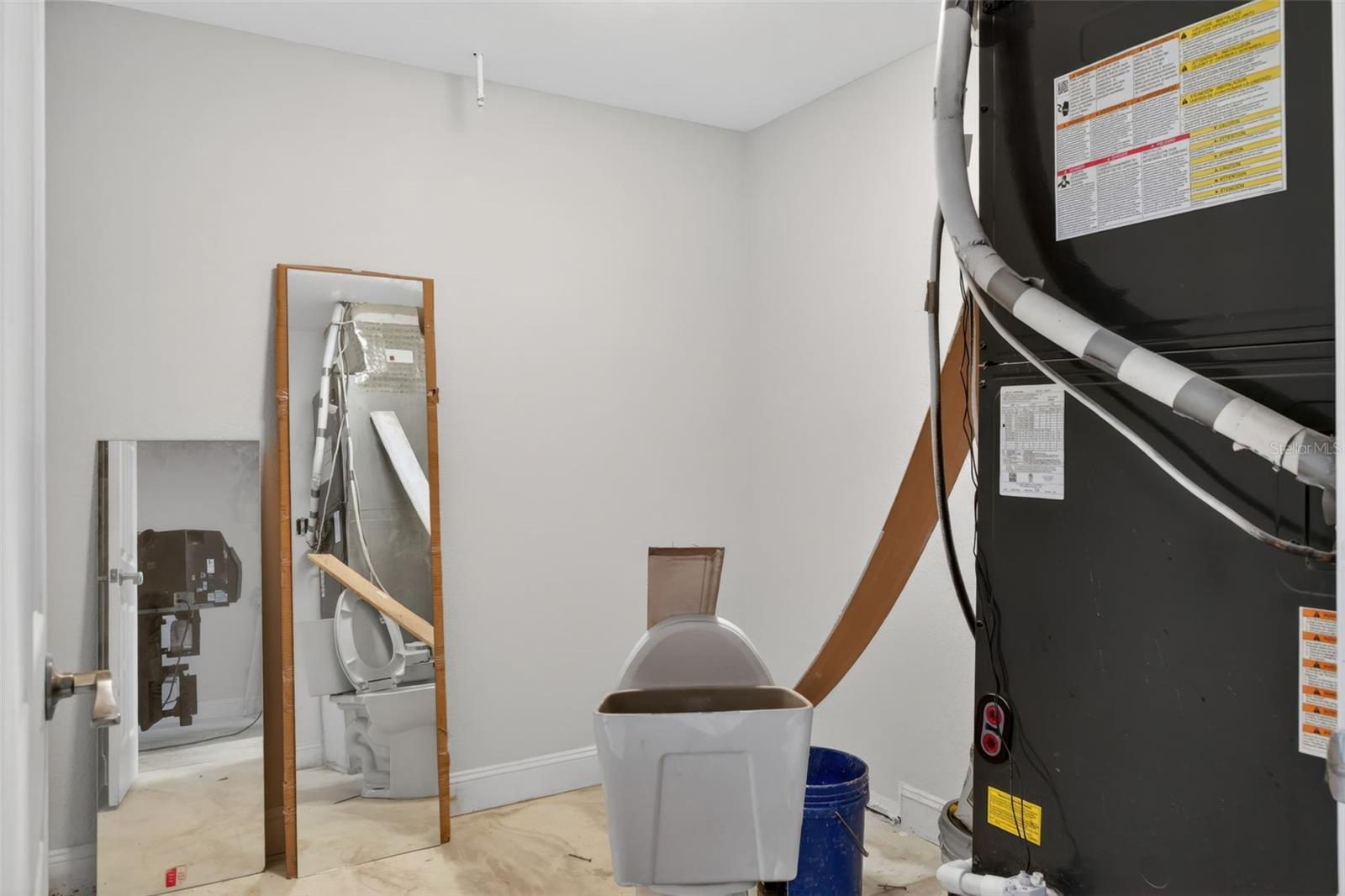 Image 32 of 49 For 7781 Carl G Rose Highway