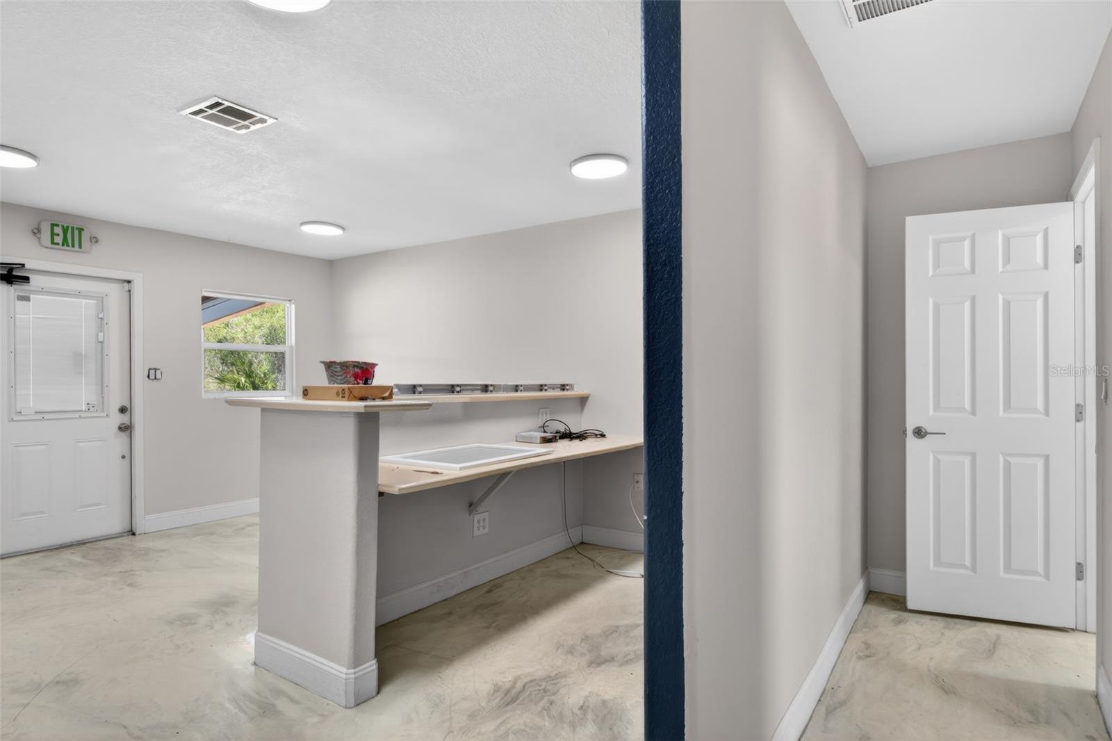 Image 33 of 49 For 7781 Carl G Rose Highway