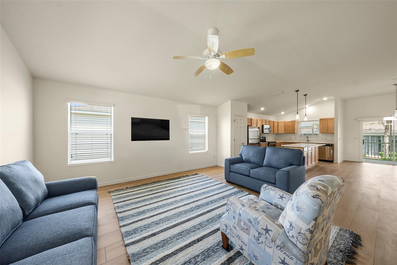 Image 3 of 24 For 2418 Hopespring Loop