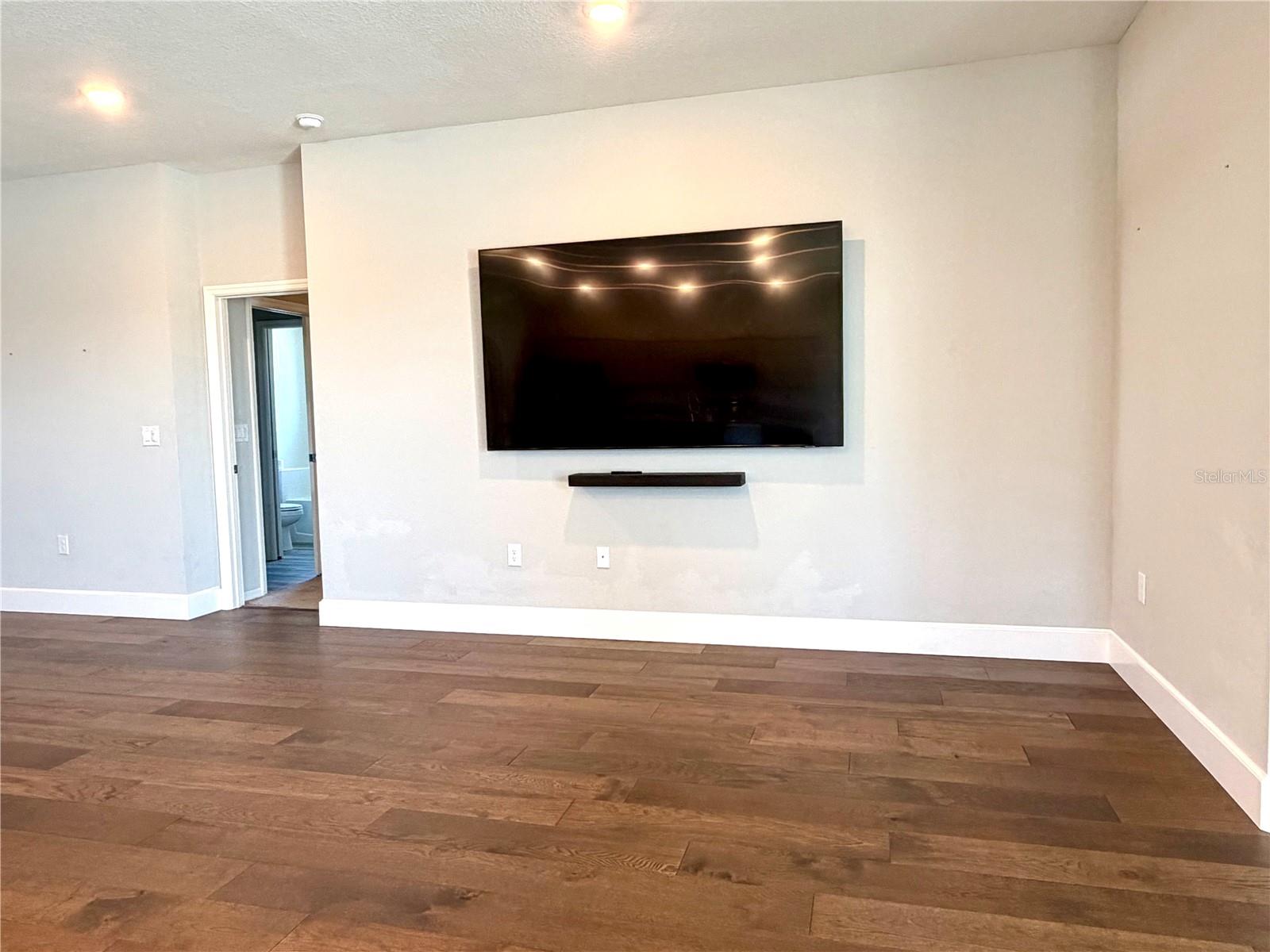 Image 12 of 39 For 5530 92nd Street