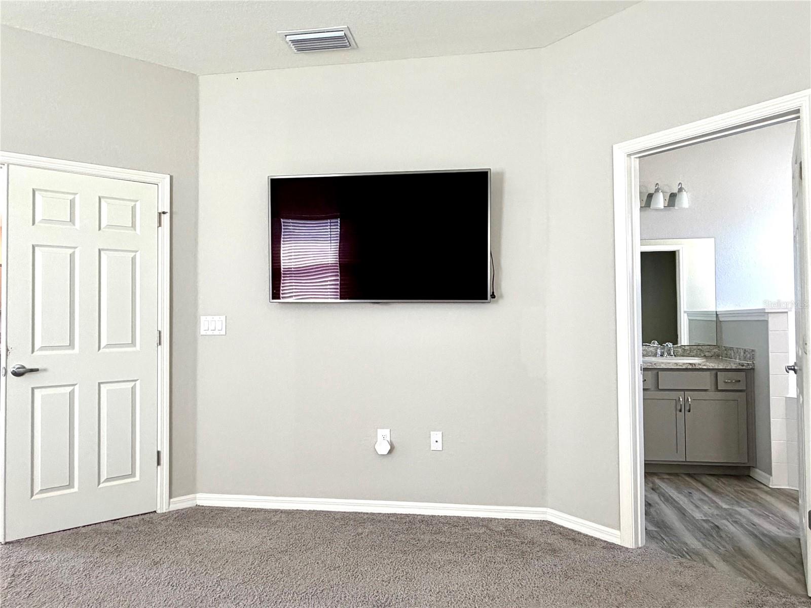 Image 29 of 39 For 5530 92nd Street