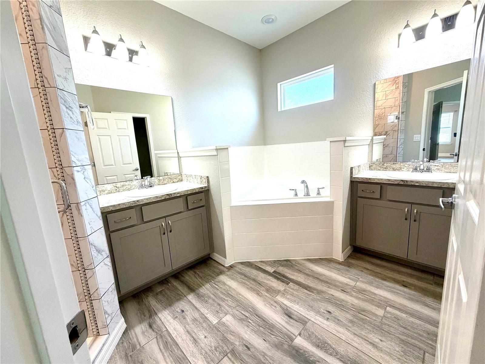 Image 30 of 39 For 5530 92nd Street