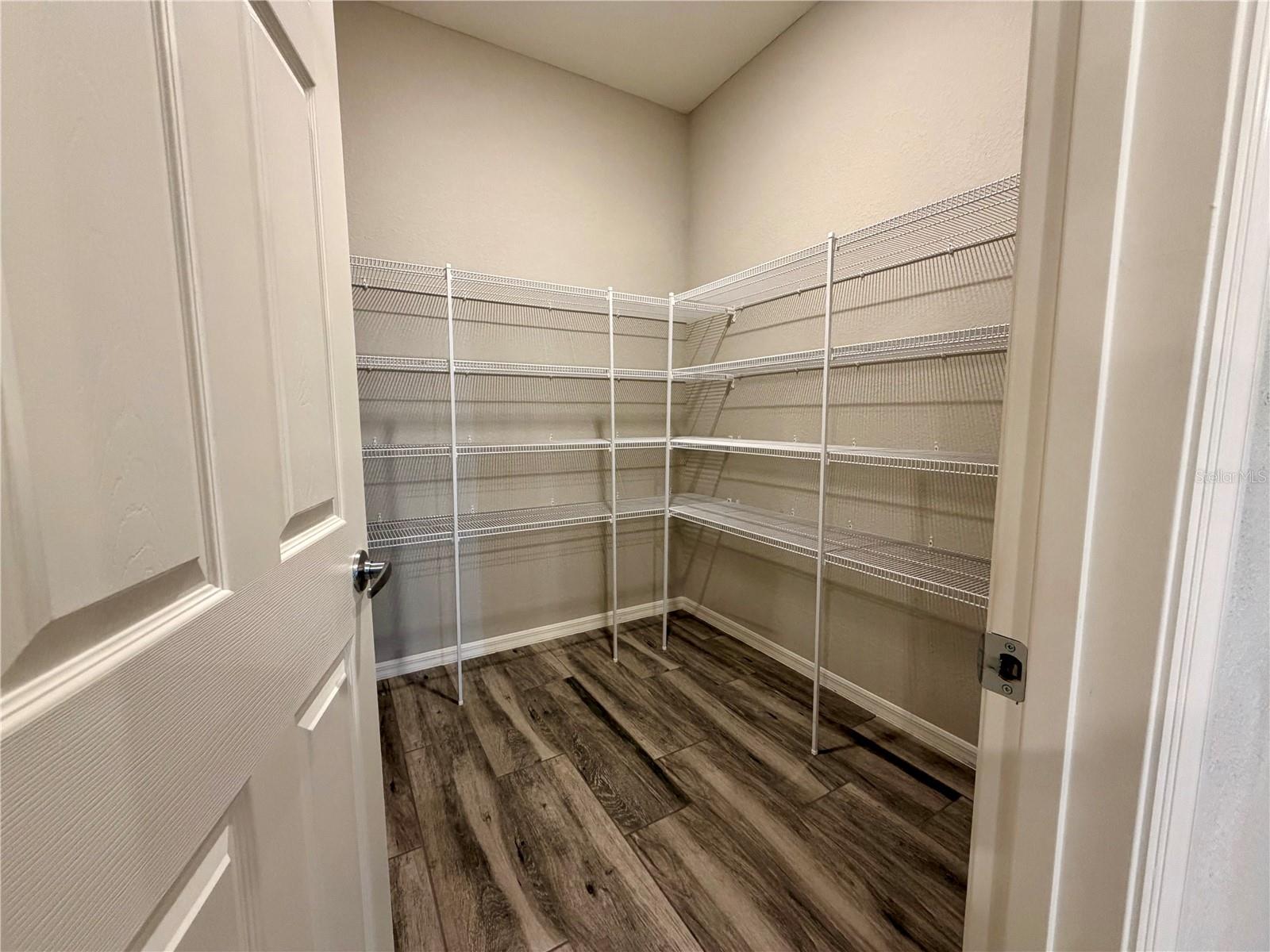 Image 8 of 39 For 5530 92nd Street