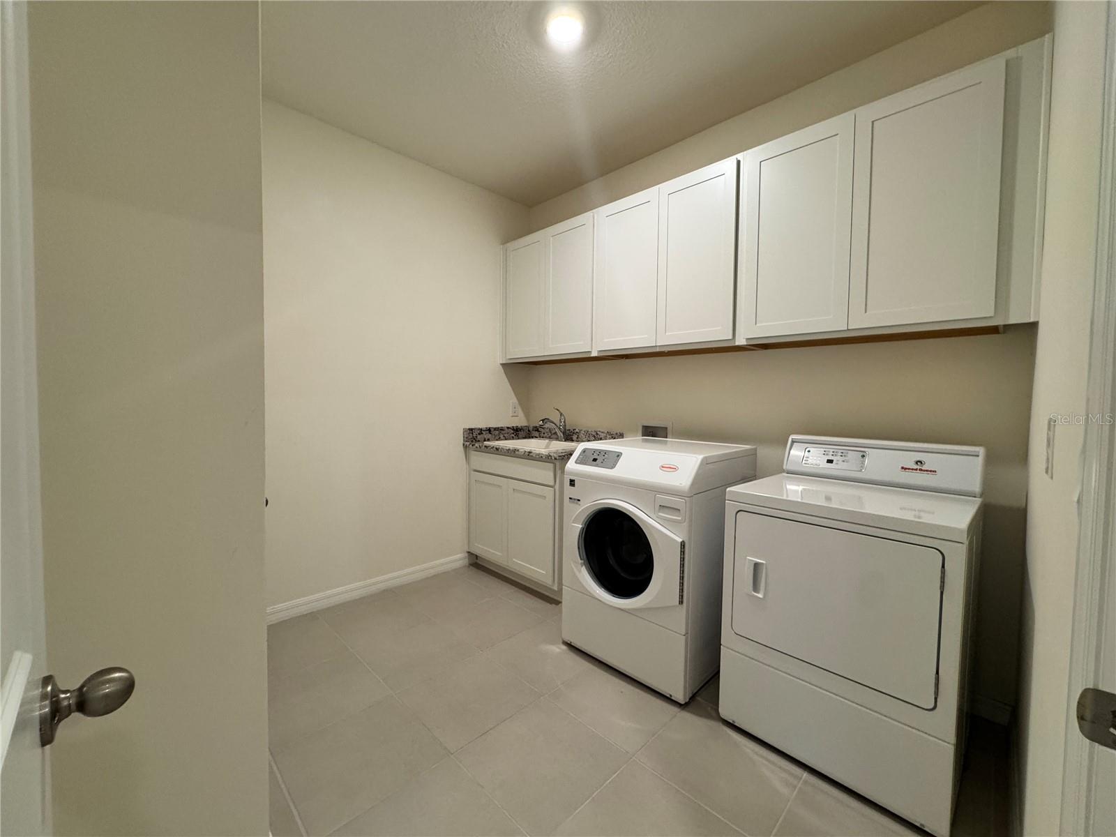 Image 11 of 49 For 4970 39th Loop