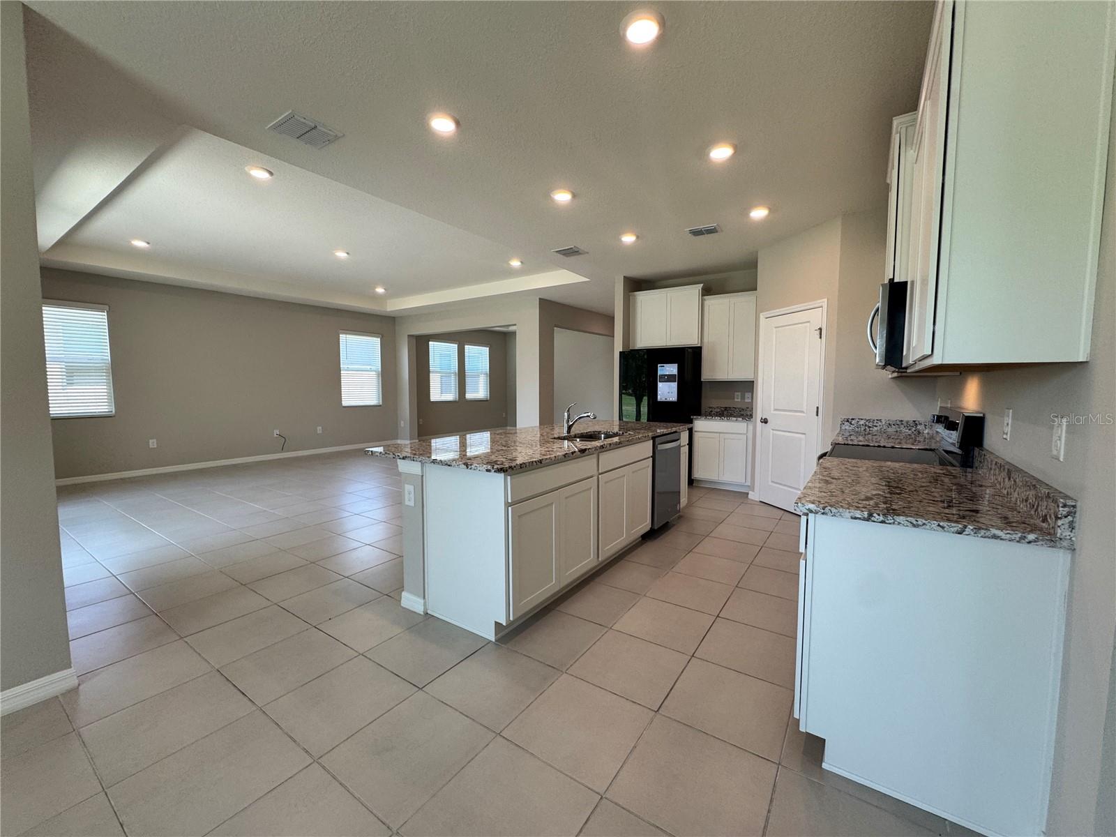 Image 35 of 49 For 4970 39th Loop