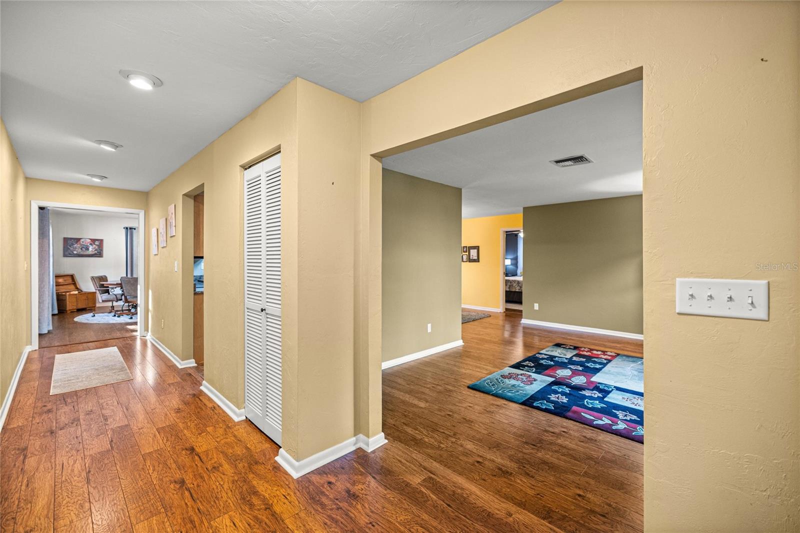 Image 16 of 60 For 20949 81st Loop