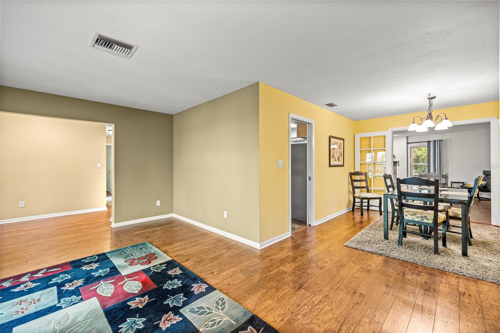 Image 18 of 60 For 20949 81st Loop