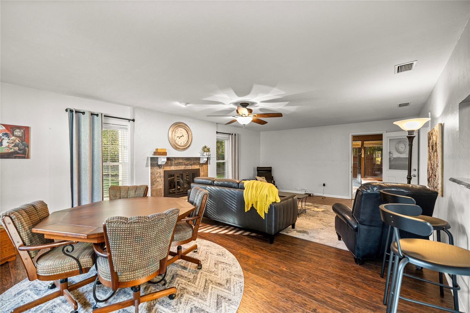 Image 23 of 60 For 20949 81st Loop