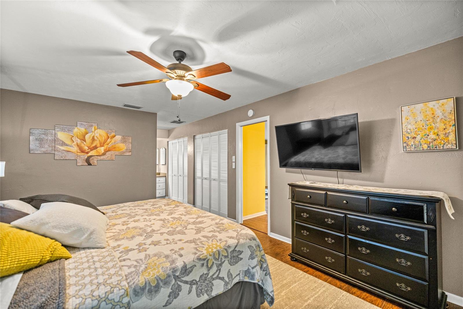 Image 28 of 60 For 20949 81st Loop