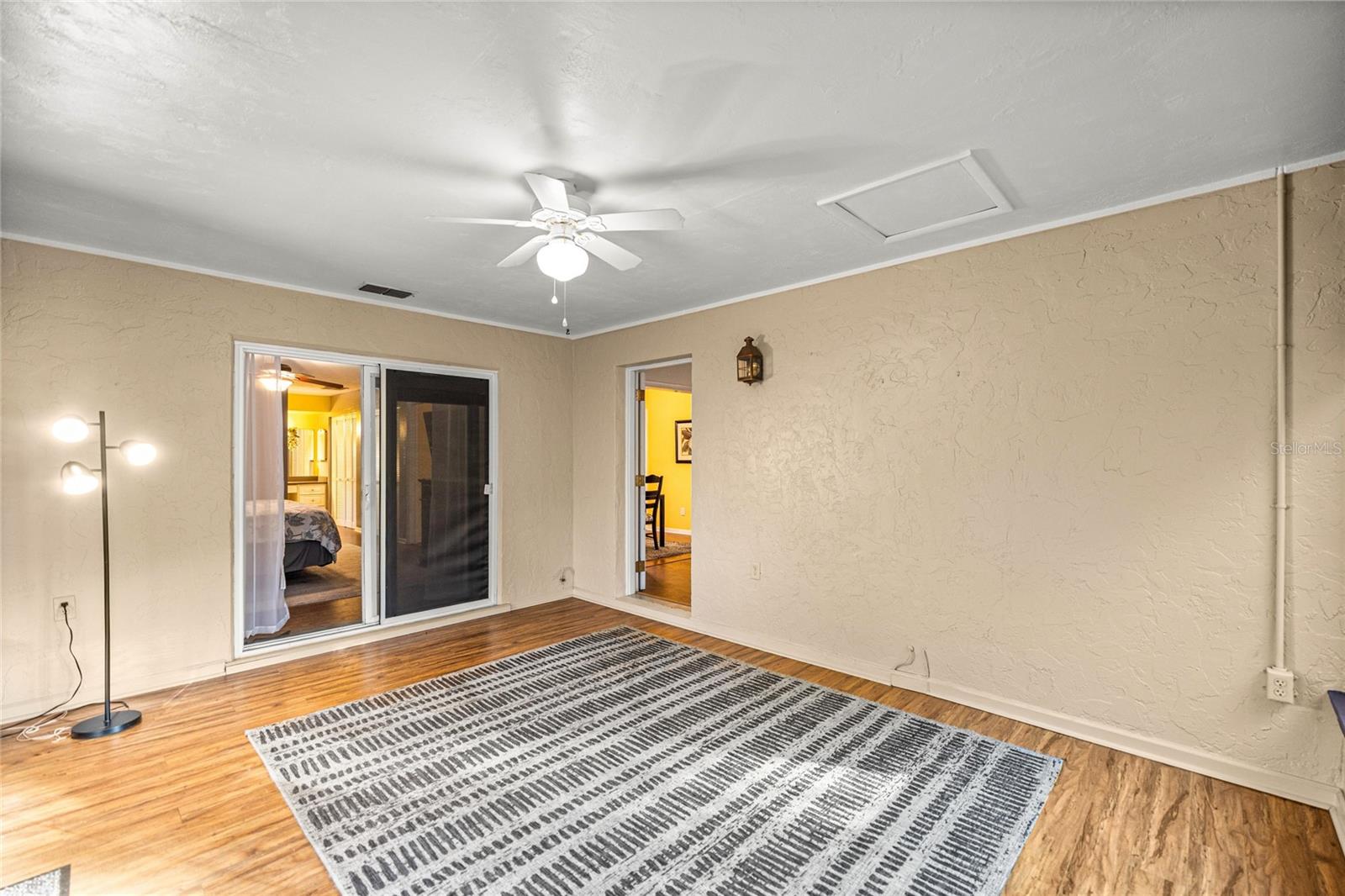 Image 34 of 60 For 20949 81st Loop