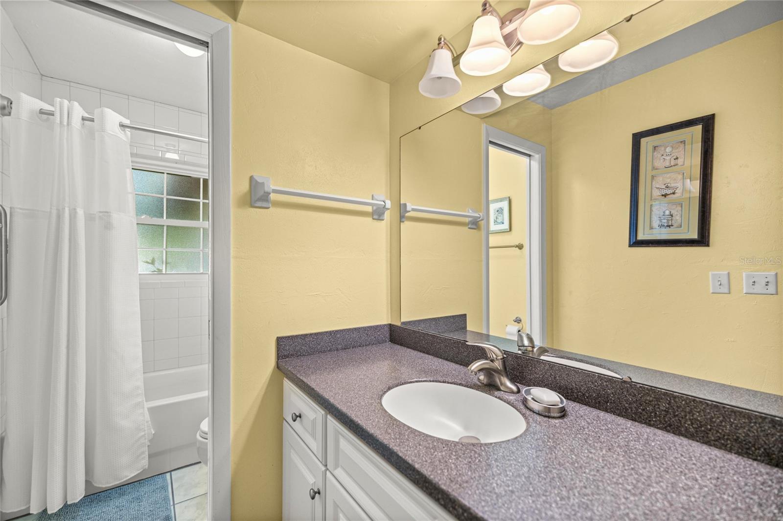 Image 35 of 60 For 20949 81st Loop