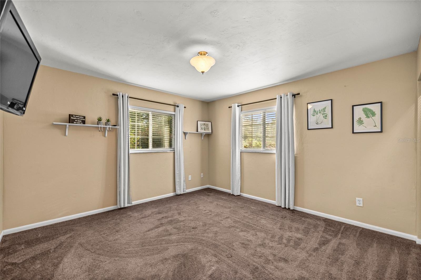 Image 37 of 60 For 20949 81st Loop