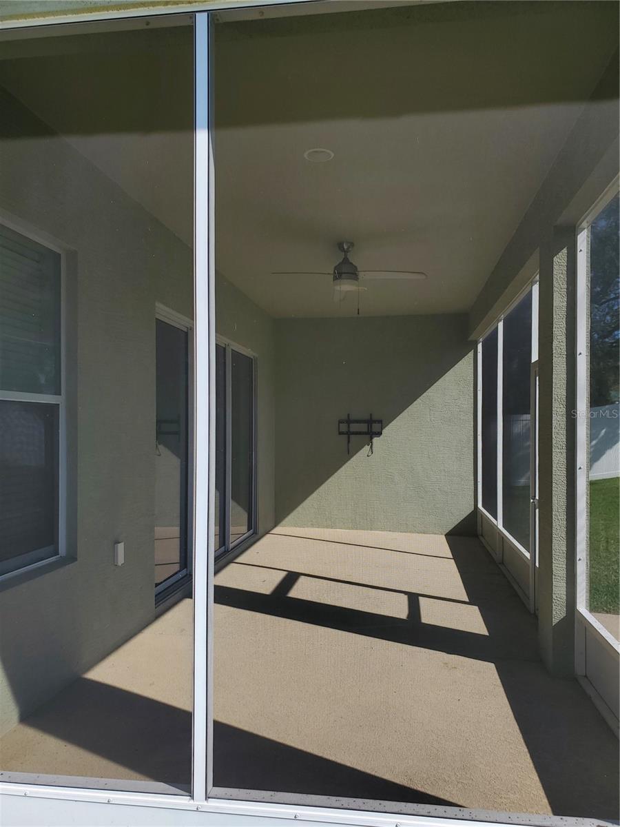 Image 15 of 31 For 4079 47th Court