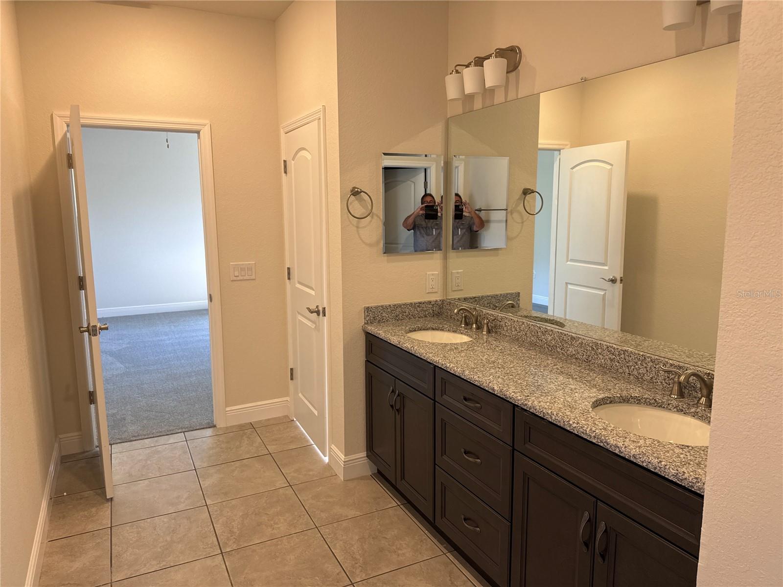 Image 10 of 16 For 4698 Addley Avenue