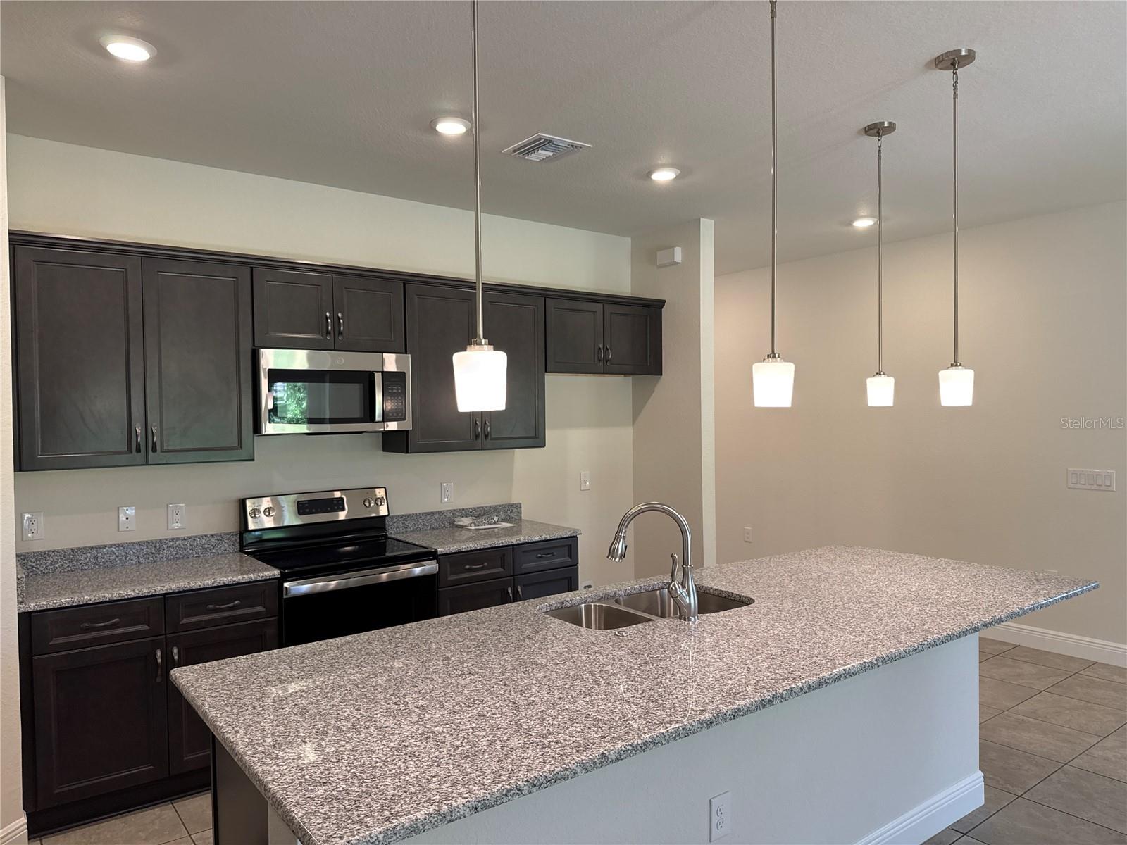 Image 5 of 16 For 4698 Addley Avenue