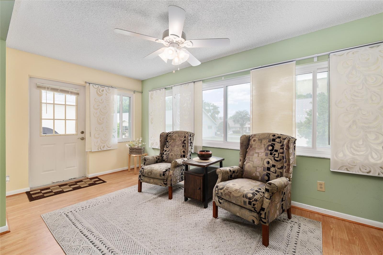 Image 20 of 52 For 8841 91st Street B