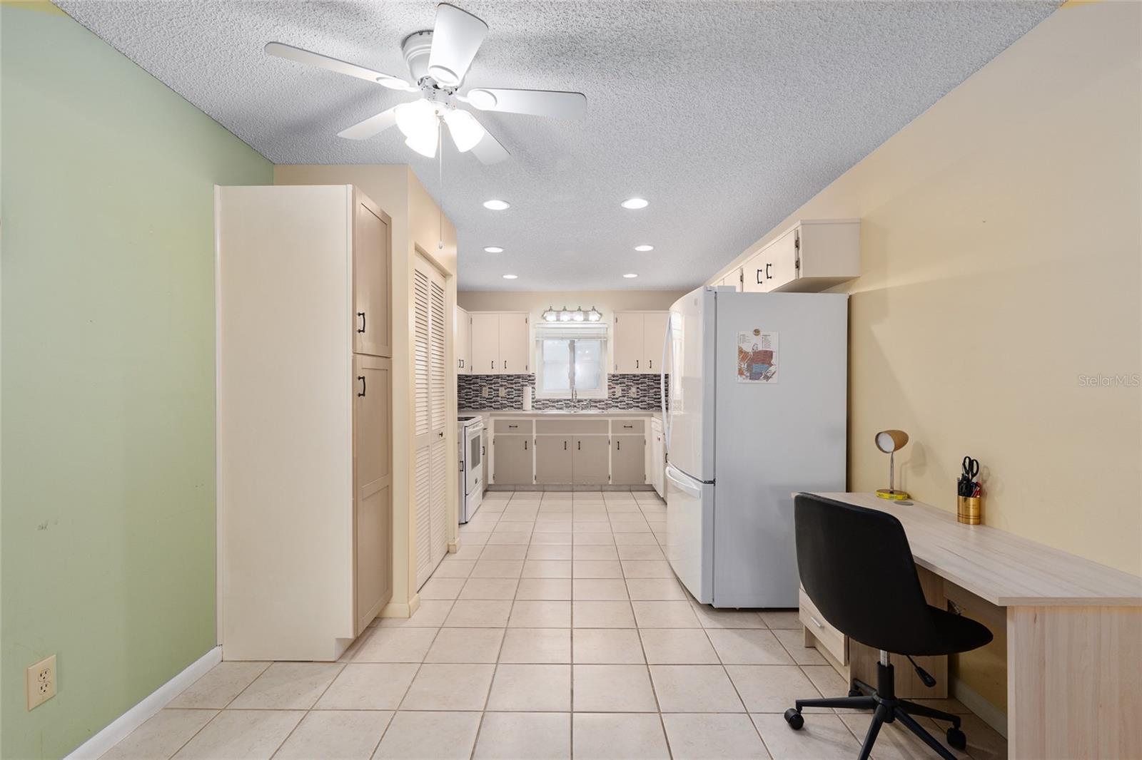 Image 23 of 52 For 8841 91st Street B
