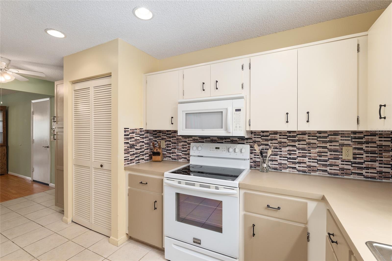 Image 28 of 52 For 8841 91st Street B