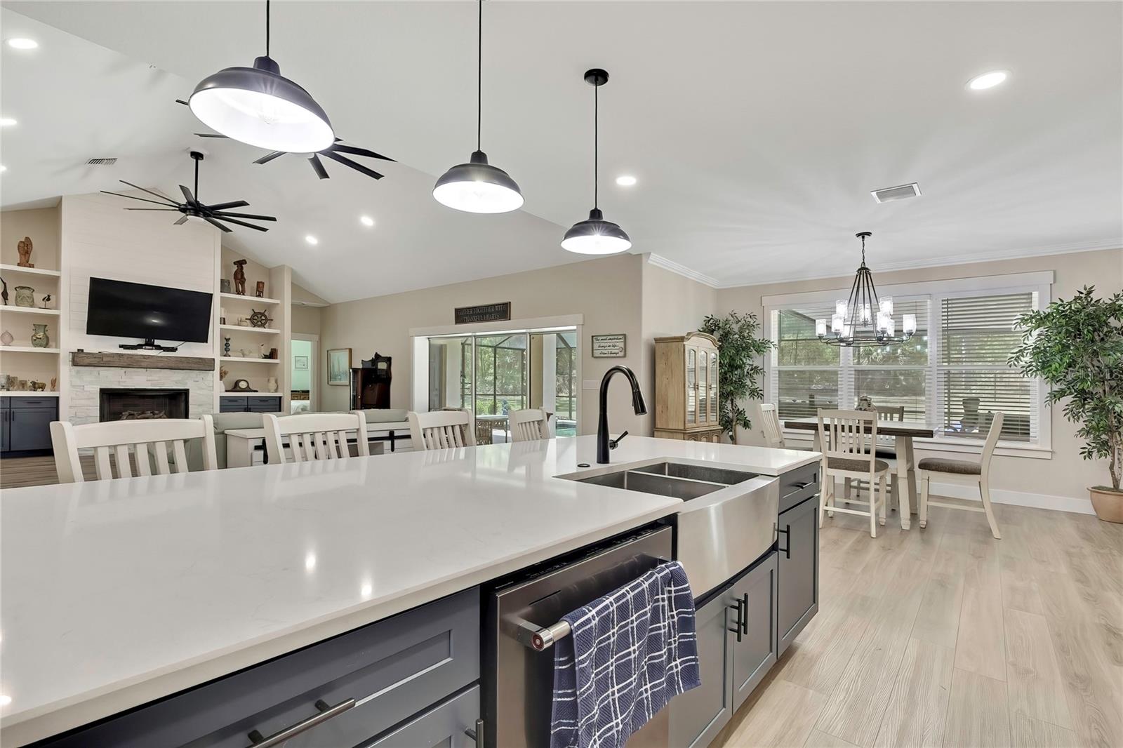 Listing photo id 14 for 3991 Buckhorn Drive