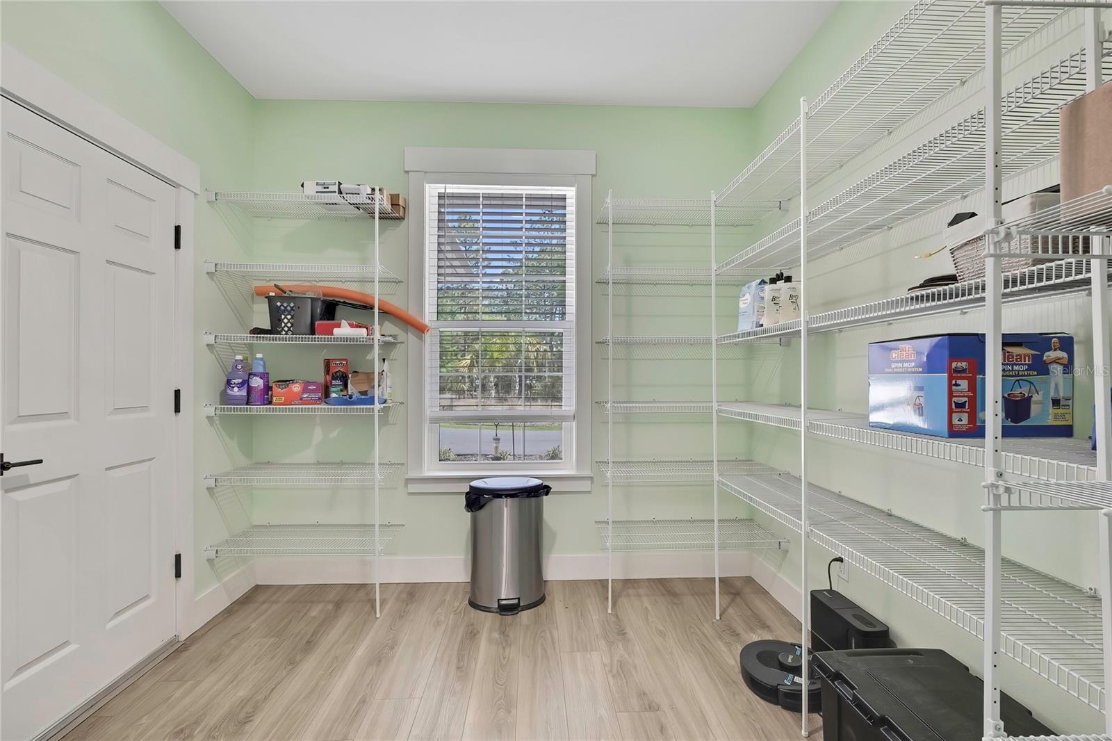 Listing photo id 19 for 3991 Buckhorn Drive