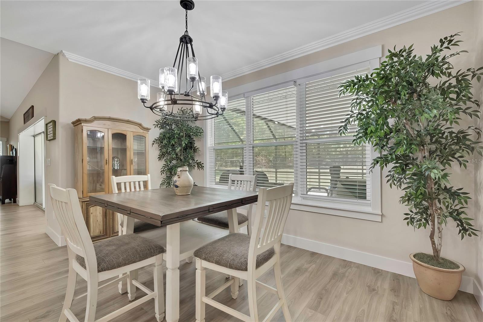 Listing photo id 21 for 3991 Buckhorn Drive