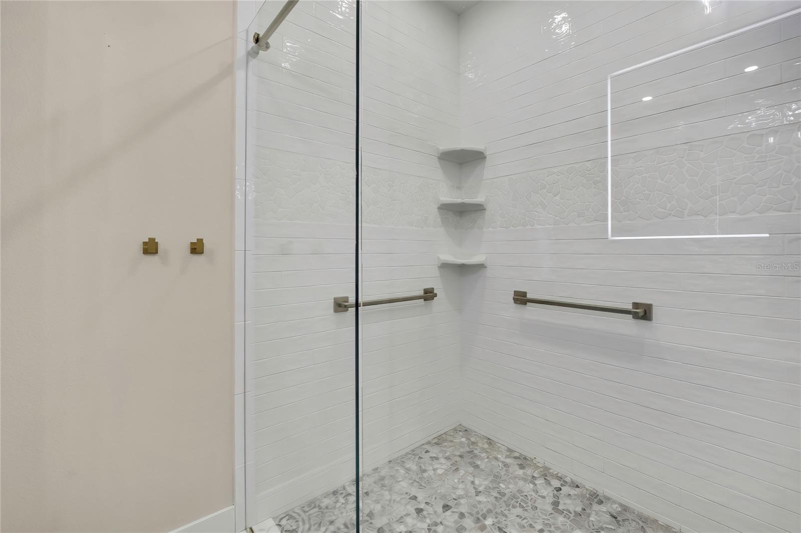 Listing photo id 28 for 3991 Buckhorn Drive