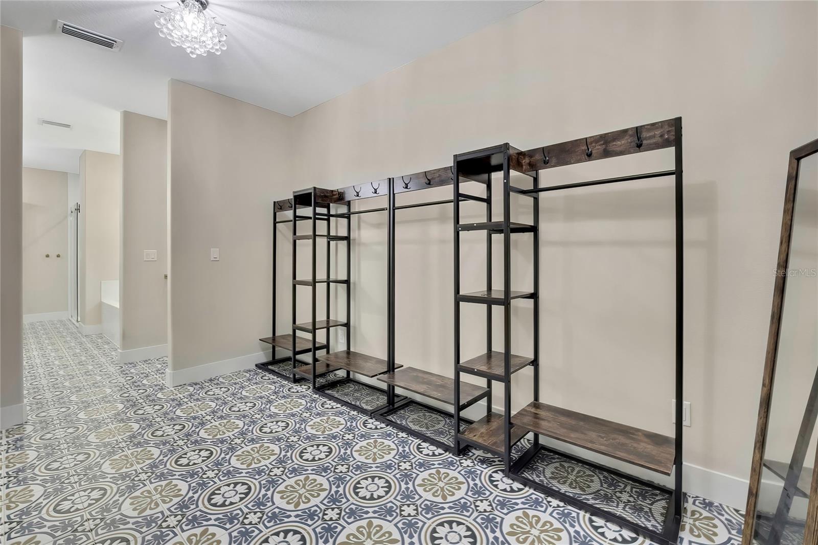 Listing photo id 33 for 3991 Buckhorn Drive