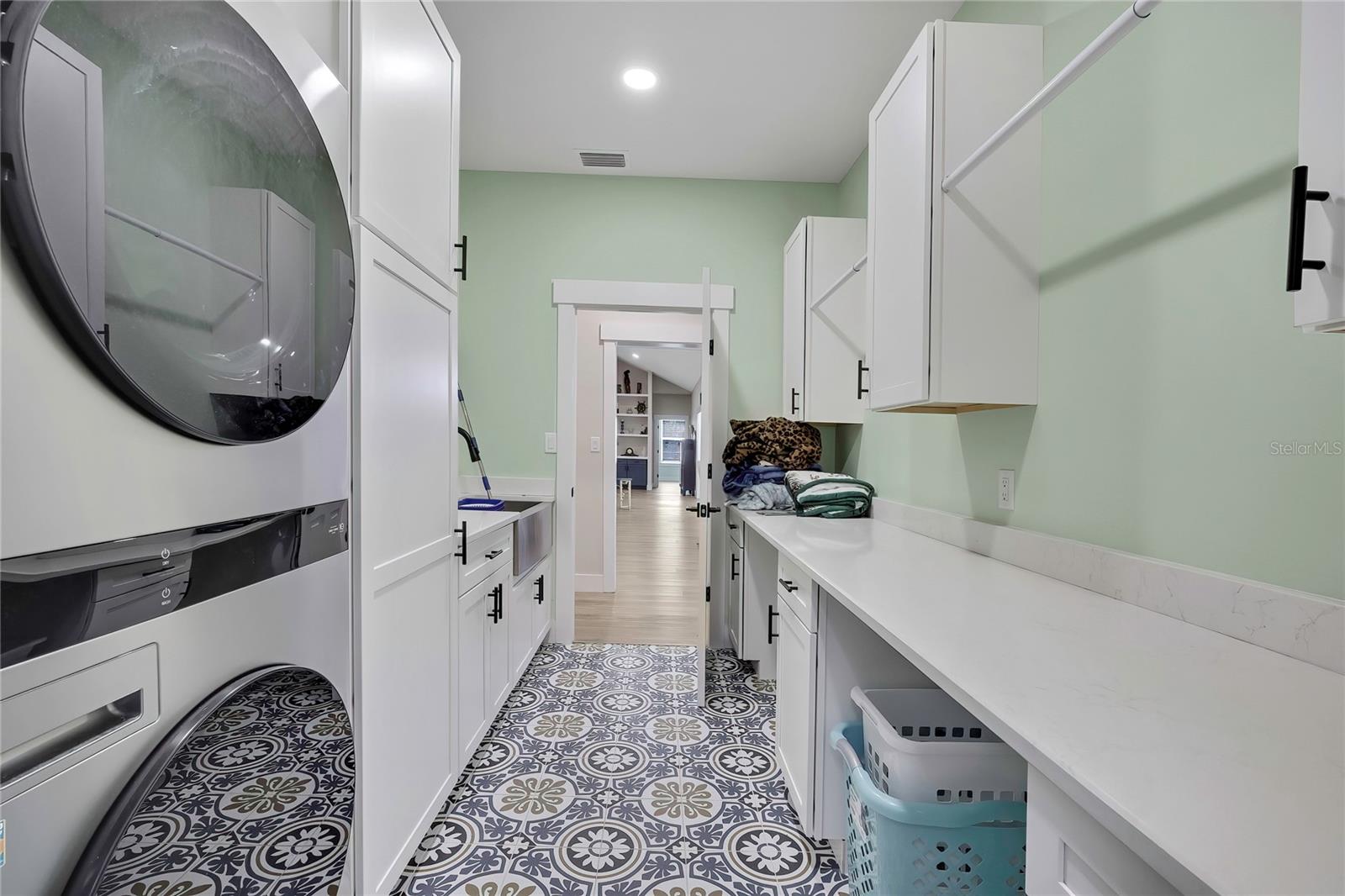 Listing photo id 34 for 3991 Buckhorn Drive