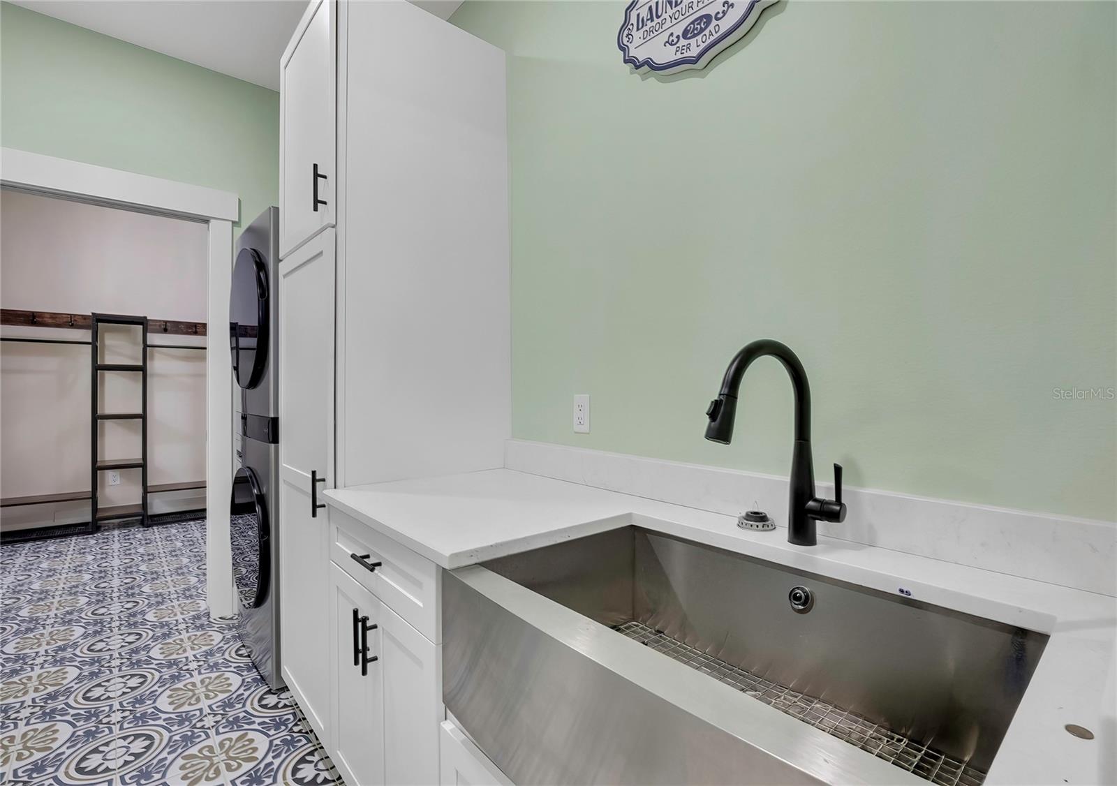 Listing photo id 35 for 3991 Buckhorn Drive