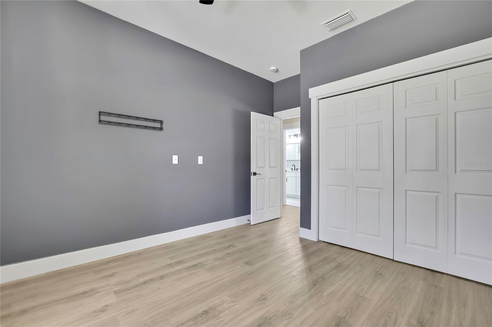 Listing photo id 42 for 3991 Buckhorn Drive