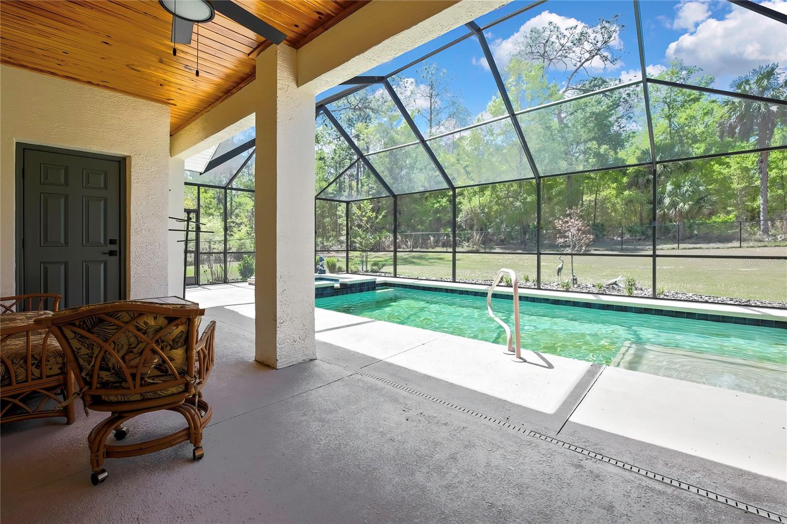 Listing photo id 47 for 3991 Buckhorn Drive