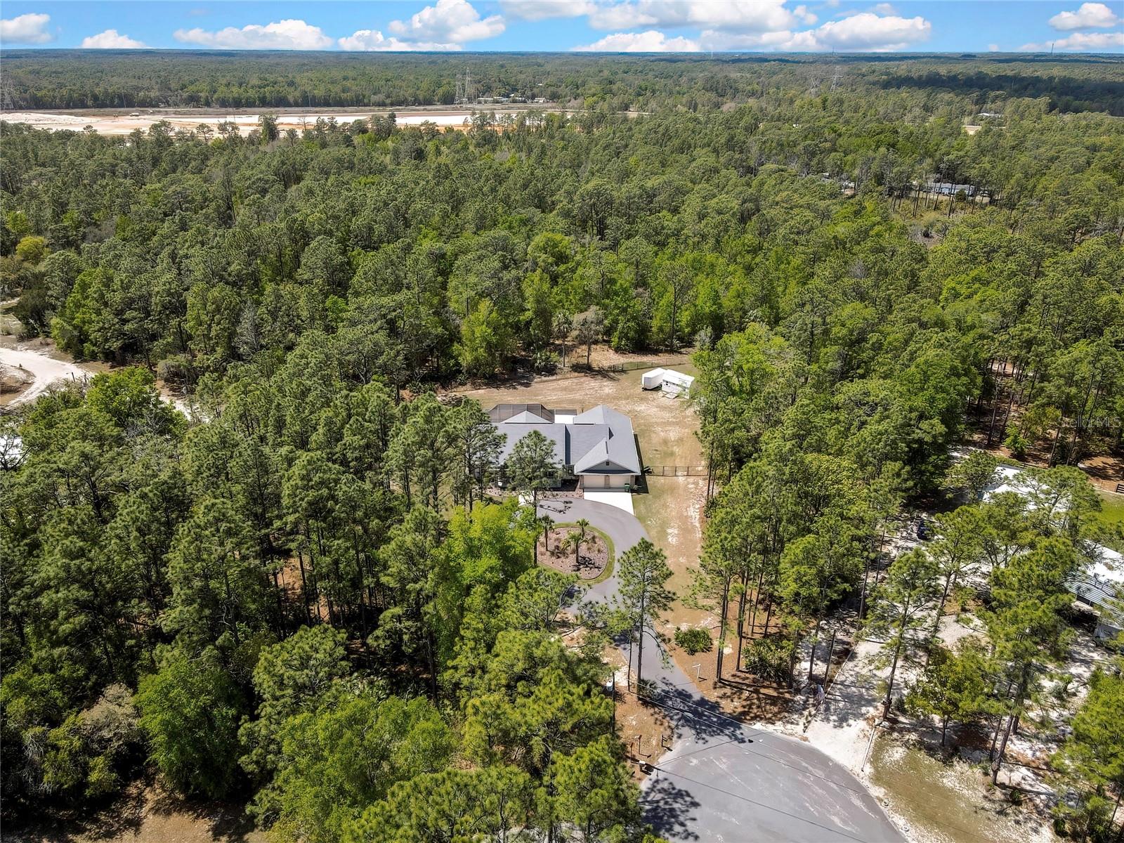 Listing photo id 73 for 3991 Buckhorn Drive