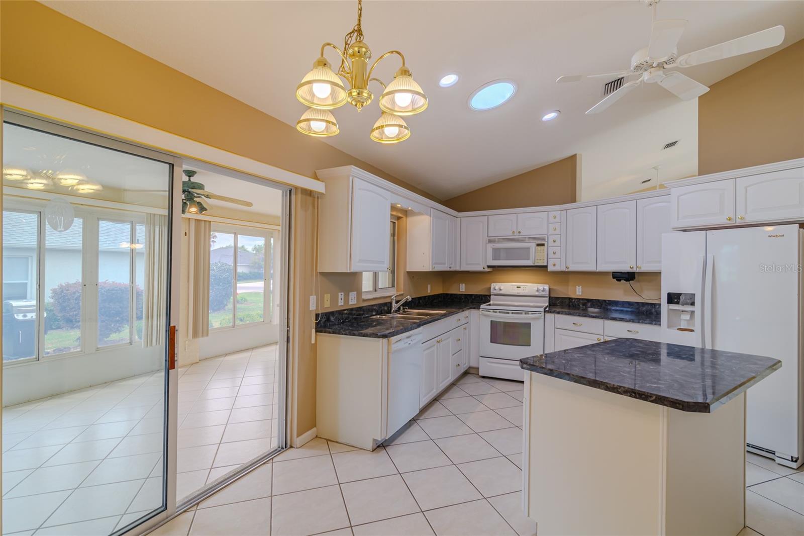 Image 7 of 34 For 2020 50th Circle