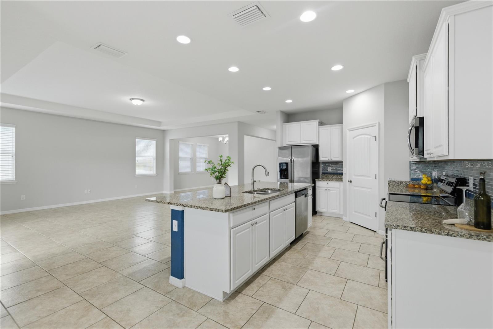 Image 14 of 41 For 5629 50th Terrace