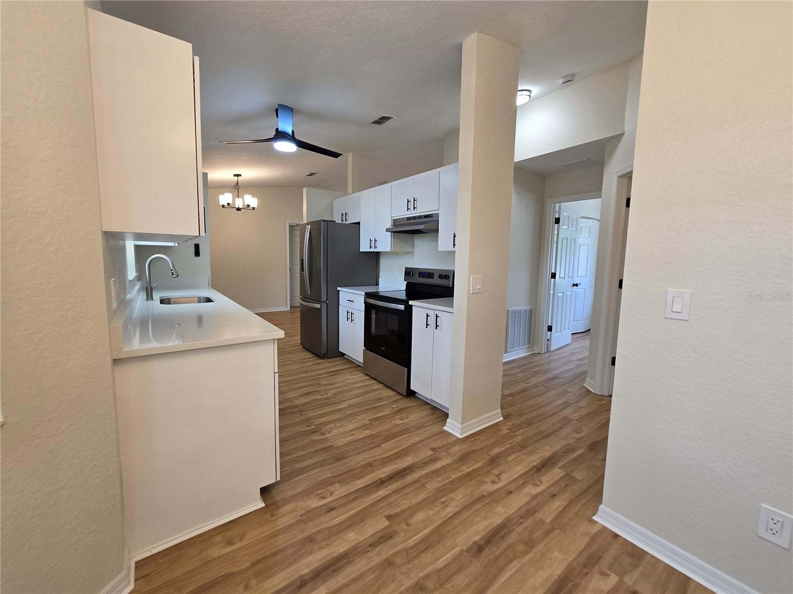 Image 17 of 32 For 6121 103rd Loop